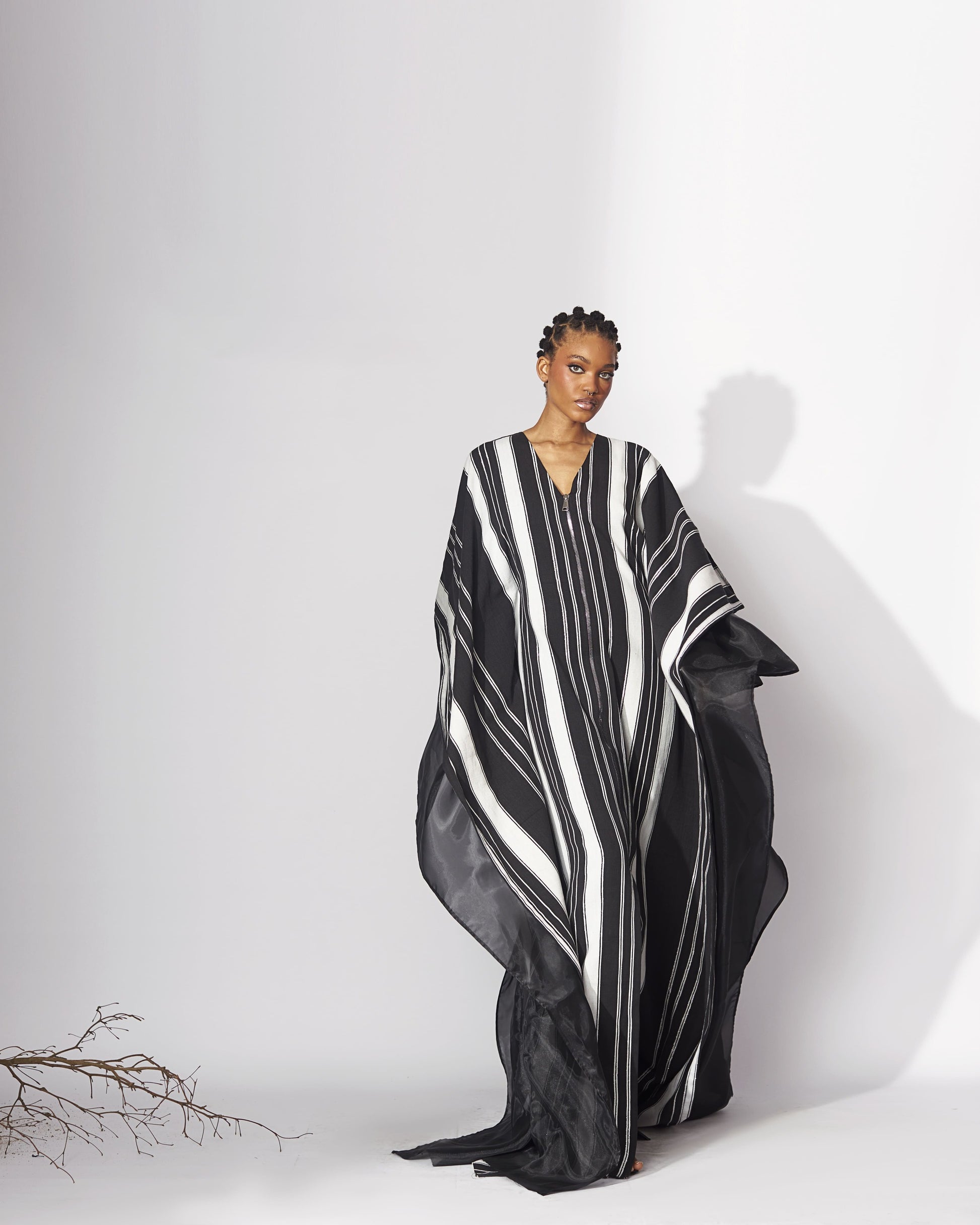 Oiza Kaftan (black/white) Hertunba Oiza Kaftan (black/white) Hertunba
